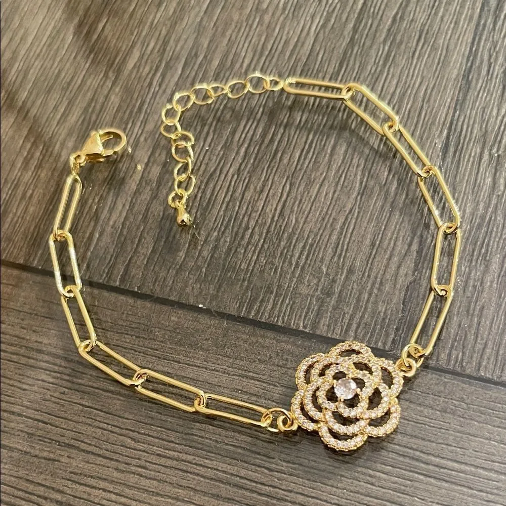 Boutique Style Minimalist Rhinestone Accented Flower Paperclip Link Bracelet